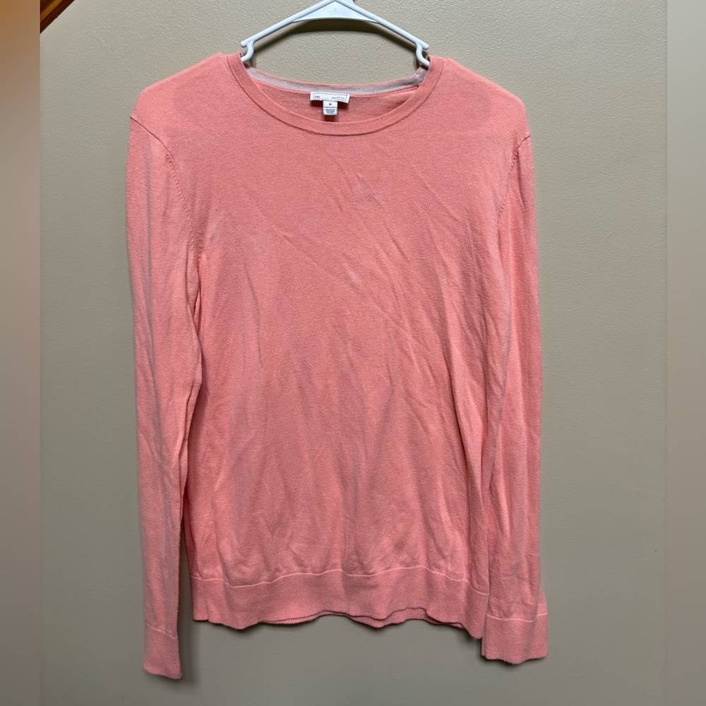 GAP Women’s peach sweater